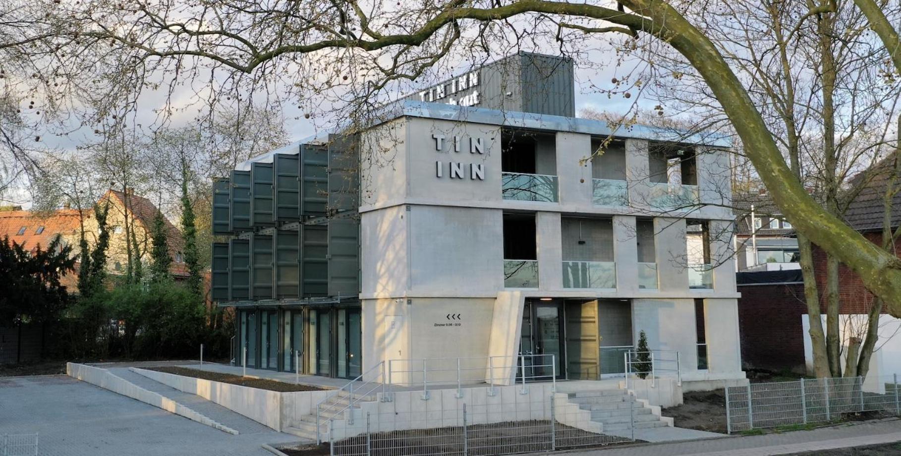 Tin Inn - Hueckelhoven - Das Hotel Aus Hochwertig Ausgebauten Ueberseecontainern מראה חיצוני תמונה