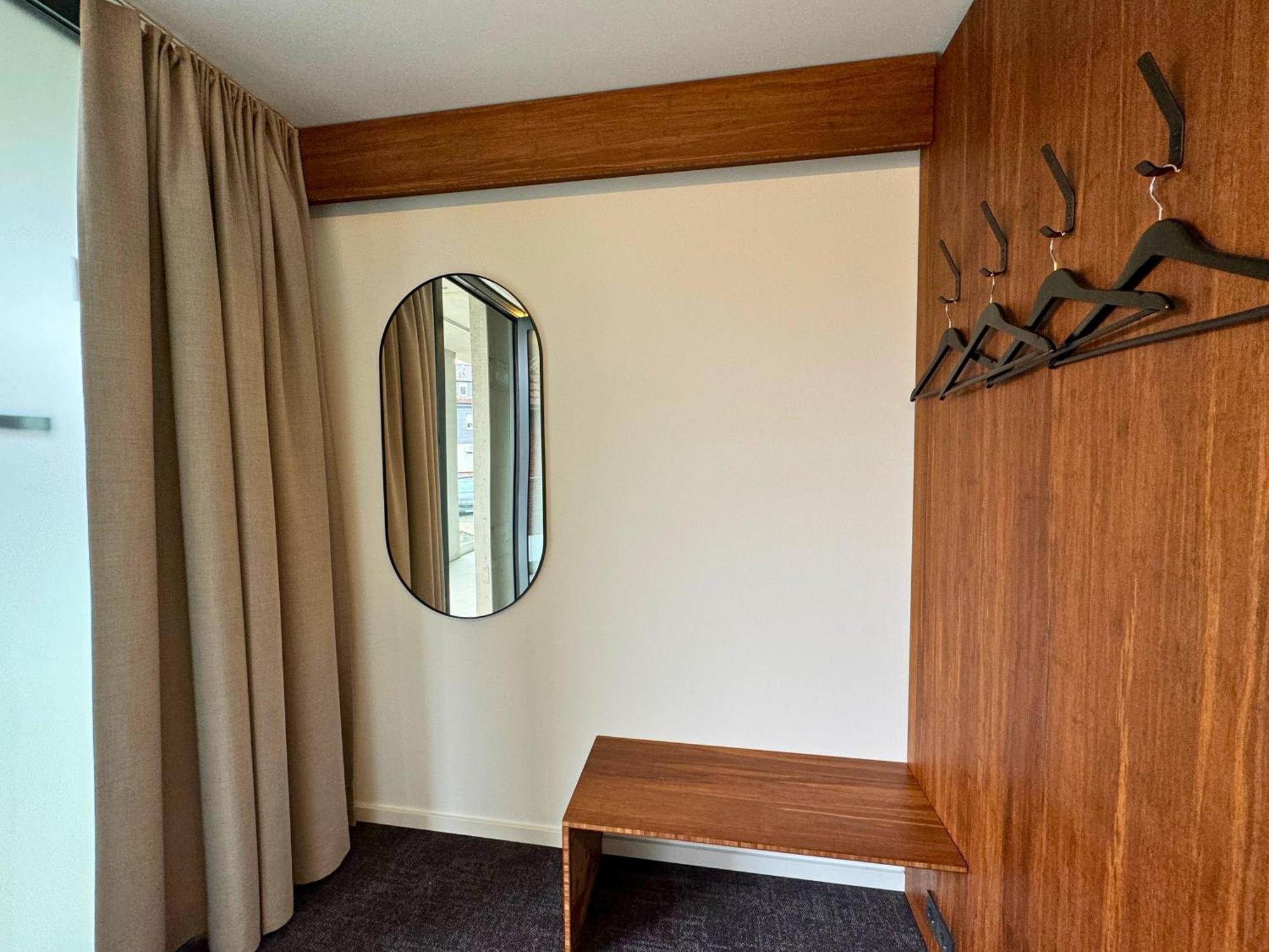 Tin Inn - Hueckelhoven - Das Hotel Aus Hochwertig Ausgebauten Ueberseecontainern מראה חיצוני תמונה
